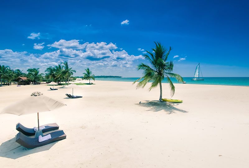 UgaBay-Beach-Midday Pasikudah