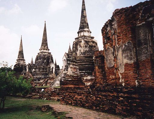 Ayutthaya | Image Credit: By Ahoerstemeier (Own work) [GFDL, CC-BY-SA-3.0 or CC BY-SA 1.0], via Wikimedia Commons