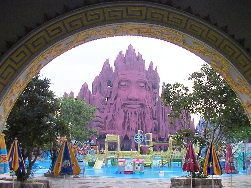 Suoi Tien Cultural Amusement Park in Saigo