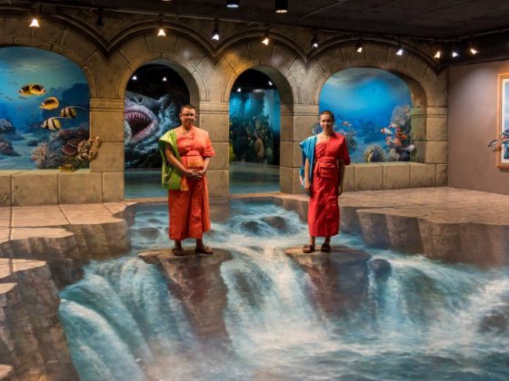 chiang_mai_monks_people_person_art_in_paradise_3d_