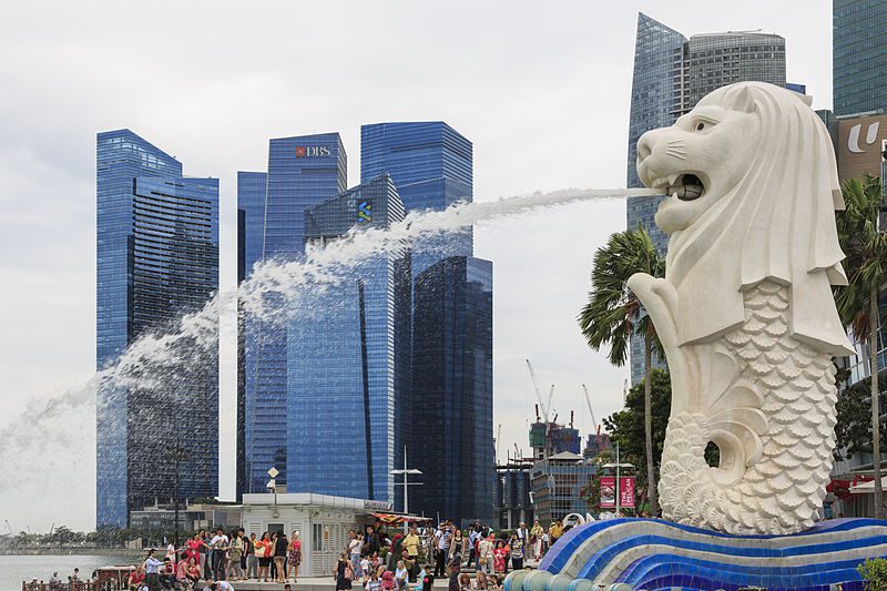 Merlion Park Singapore | Image Credit - Uwe Aranas, CC BY-SA 3.0 via Wikipedia Commons