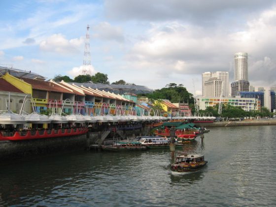 Clarke Quay. Taken by User:Sengkang of ENglish.Wikipedia in Feb 2006.