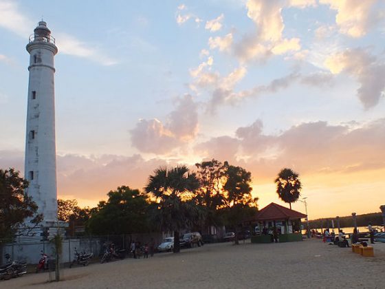 Batticaloa Lighthouse Evening Time | Image By - Tharsan Sriranganathan, CC BY-SA 3.0 Via Wikimedia Commons