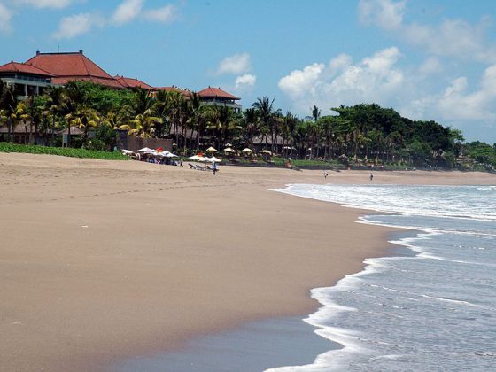 Seminyak Beach | Image By - User: (WT-shared) Jpatokal at wts wikivoyage, CC BY-SA 4.0 Via Wikimedia Commons