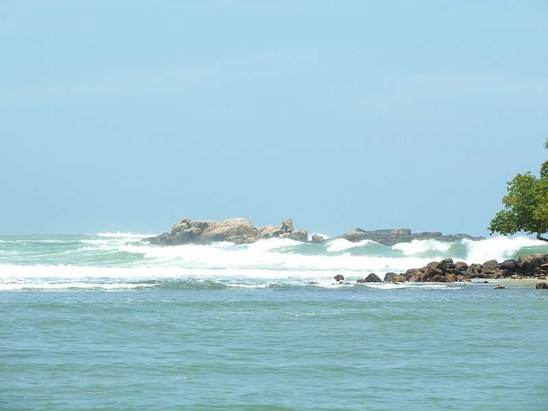 Unawatuna beach | Image Credit - anjana.sudam, CC BY-SA 3.0 Via Wikimedia Commons