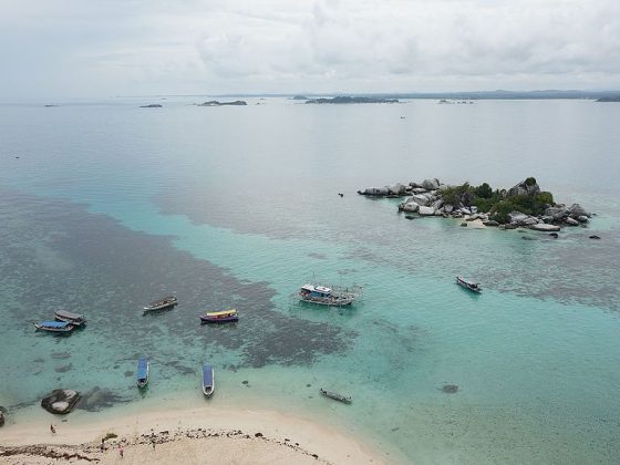 Lengkuas Island Beach | Image Credit: Ayufib, Aerial View Lengkuas 3, CC BY-SA 4.0