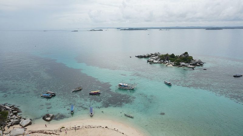 Lengkuas Island Beach | Image Credit: Ayufib, Aerial View Lengkuas 3, CC BY-SA 4.0