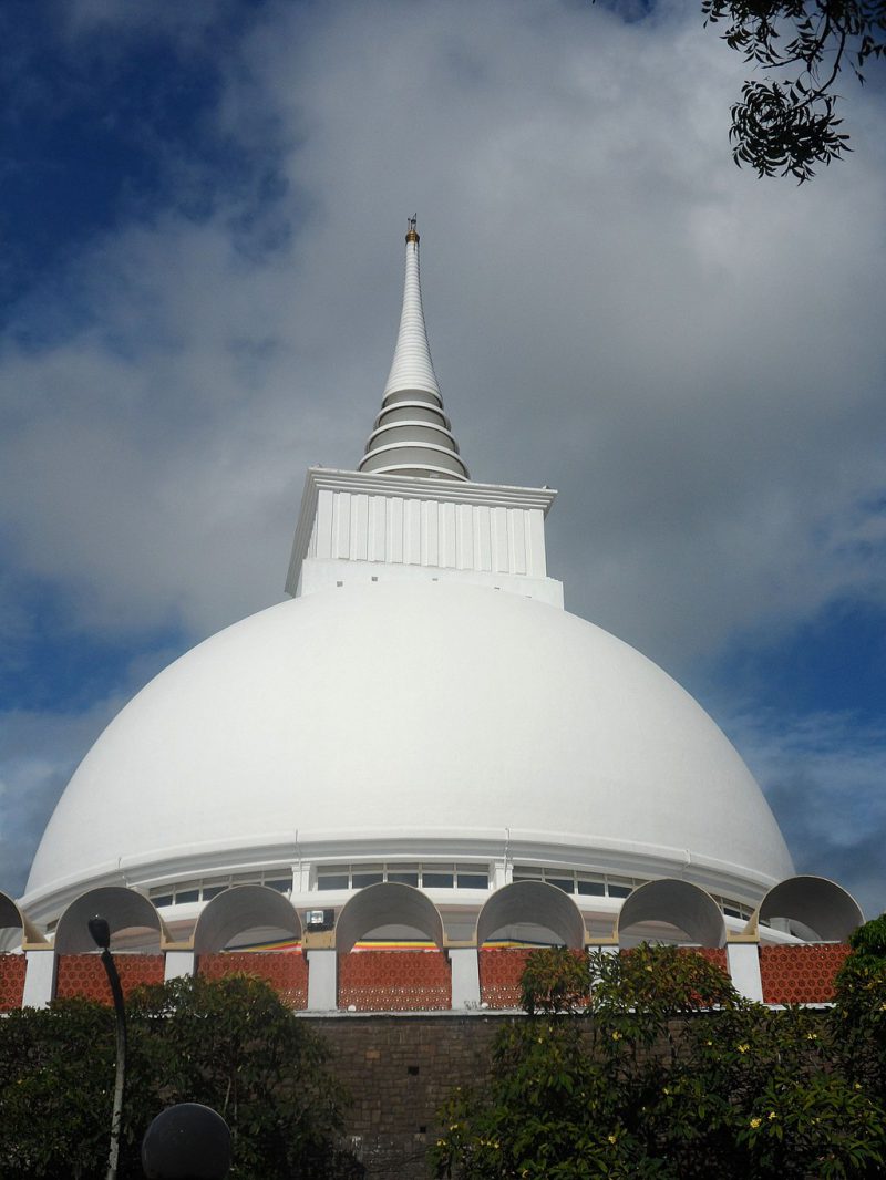 Kalutara Bodhiya | Image Credit: Yoshan Bisanka, Kalutara Temple - panoramio, CC BY 3.0