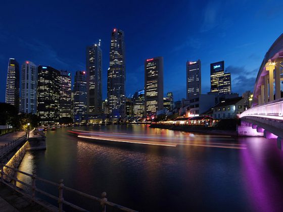 Singapore River cruise | Image Credit - William Cho, CC BY-SA 2.0 Via Wikimedia Commons